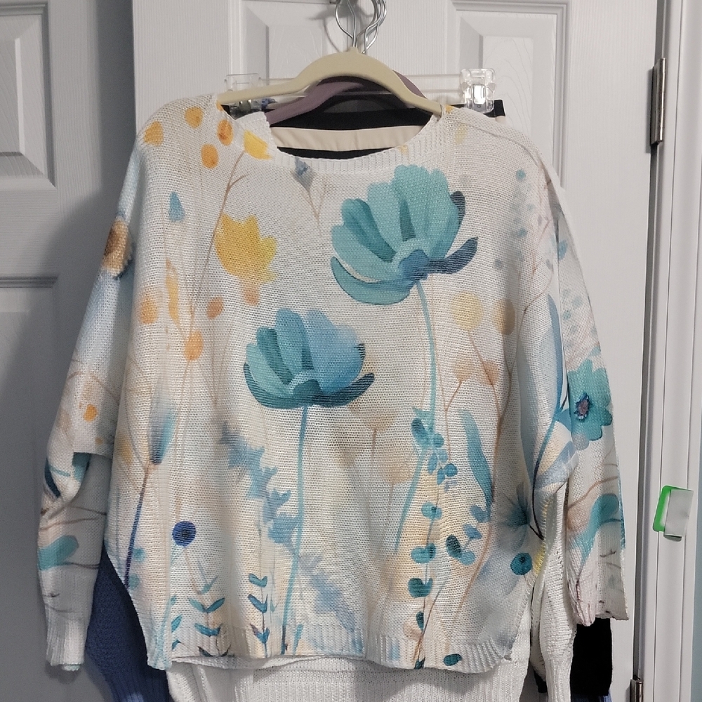 NWOT Made In Italy Floral Print Sweater - Multicolor Dolman Sleeve .Free Ship